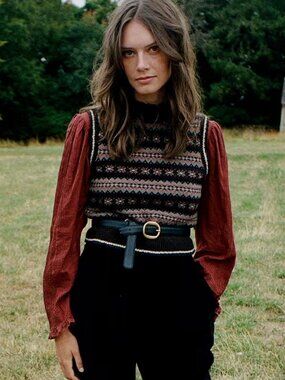 Dôen Aniene Vest in Burgundy Monte Rosa size XS